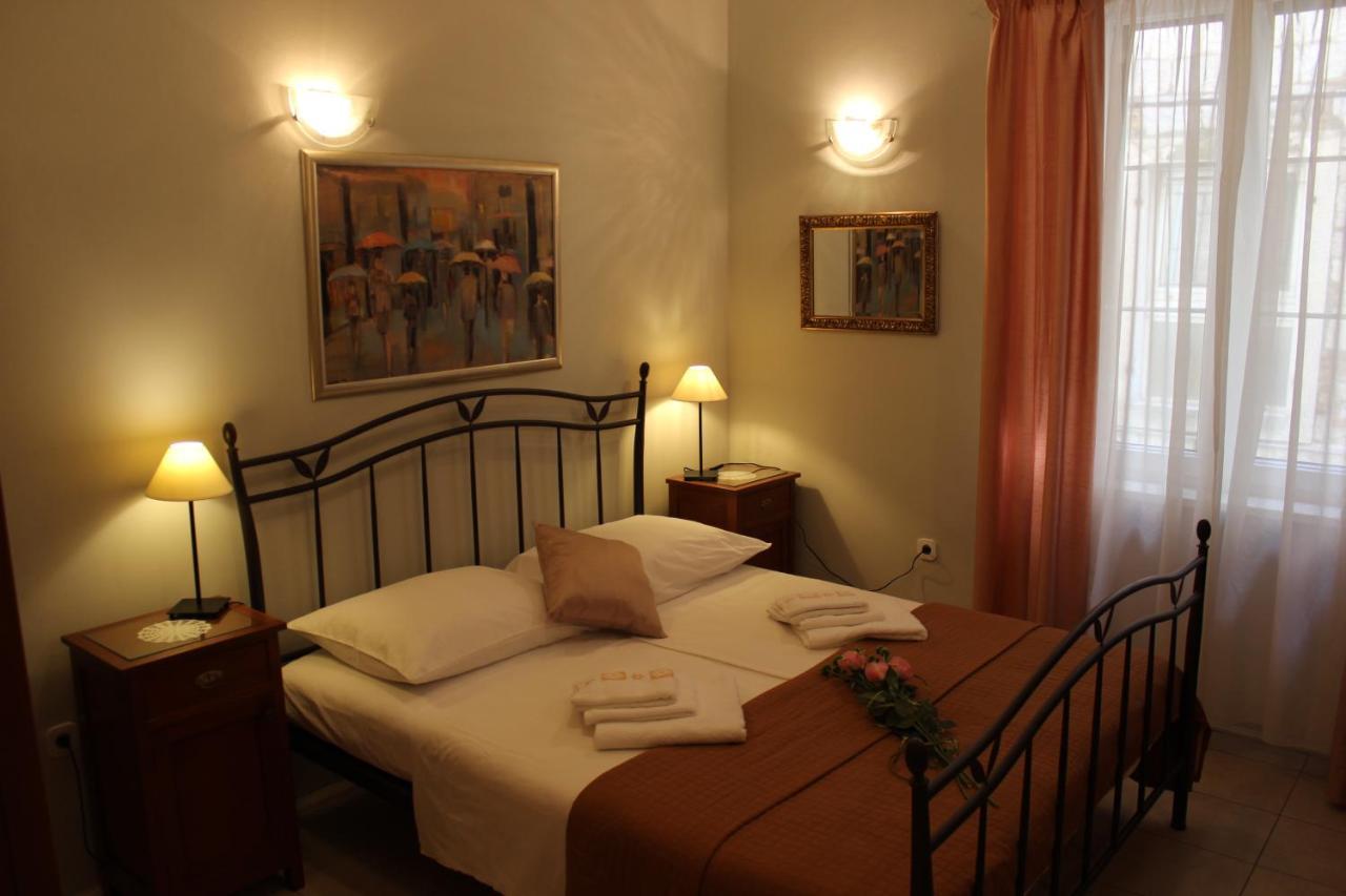 Apartment Adagio Theatre